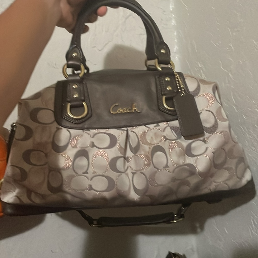 Posh LIVE Purse and Wallets - Picture 4 of 10